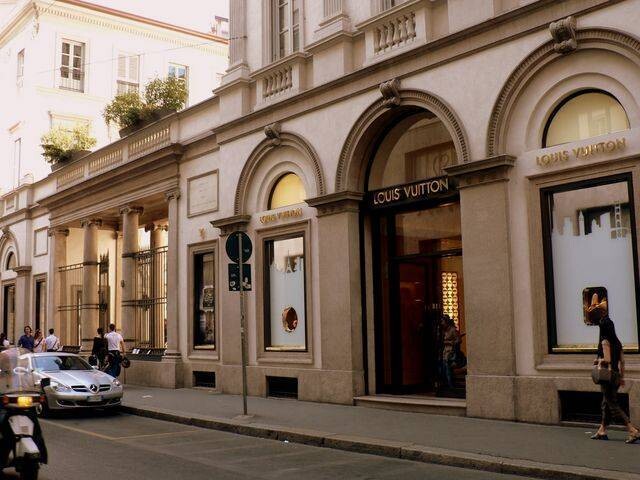 Vendita Negozio a reddito Modena 130 mq– rif. 19245