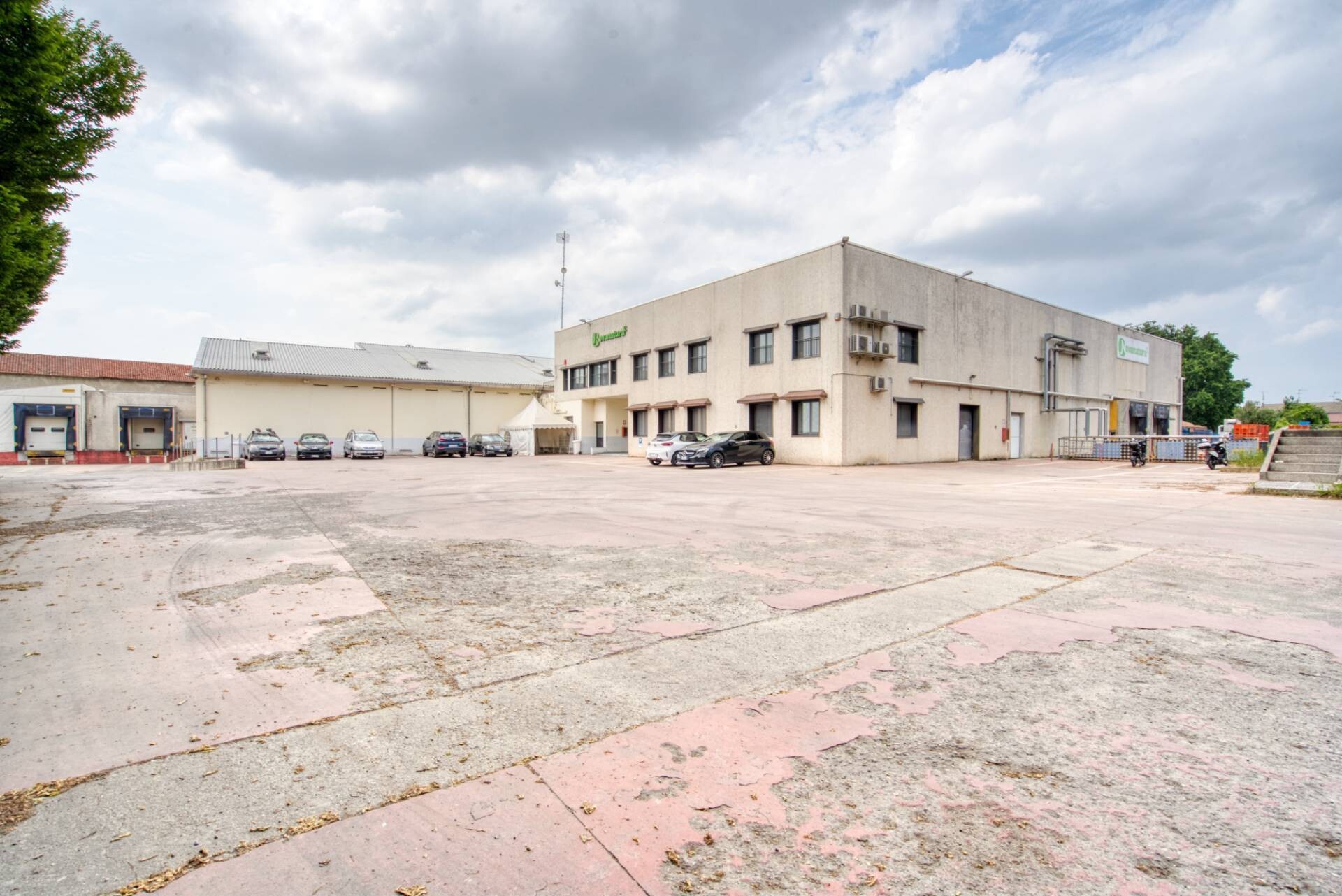 Vendita Capannone Produttivo  Casaleggio Novara 3.300 mq– rif. IND-D-240