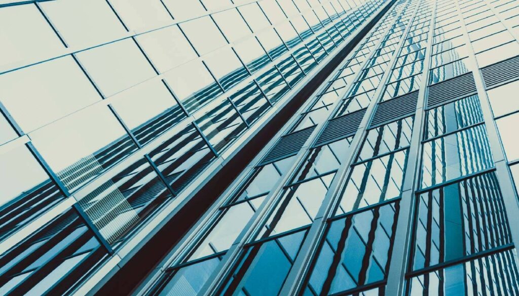 Ufficio in Vendita a Milano di 2.500 mq mq