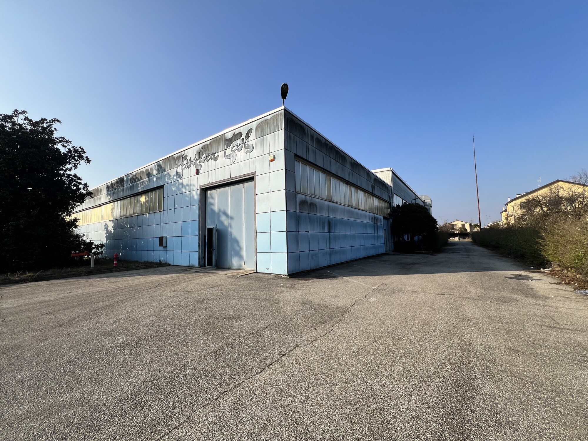 Vendita Capannone Produttivo  Cuggiono 4.000 mq– rif. IND11081