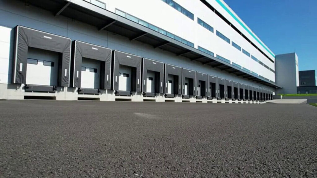 Capannone Logistico in locazione a Pontedera di 6.900 mq mq