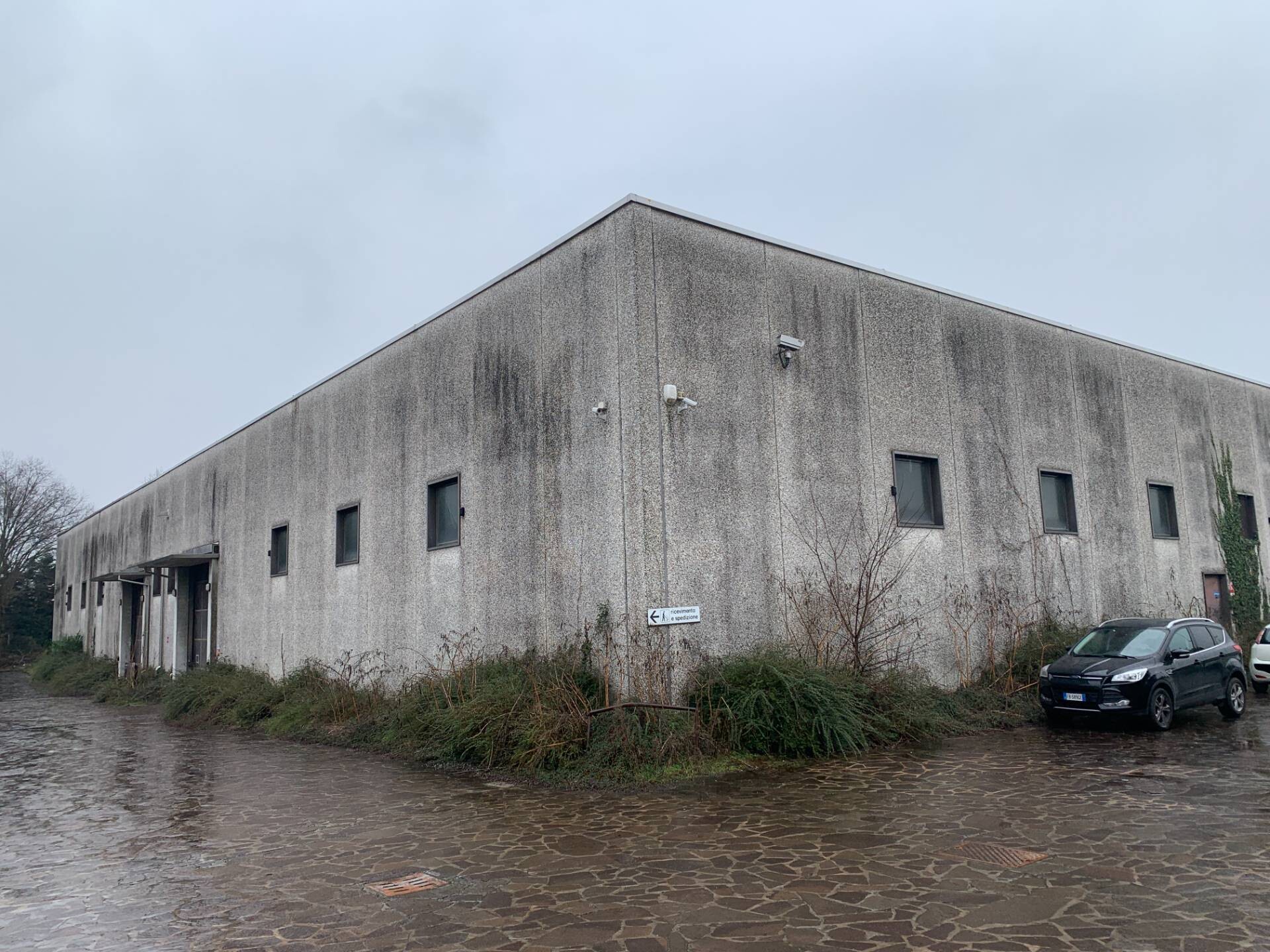 Vendita Capannone Produttivo  Lonate Pozzolo 3.000 mq– rif. IND-D-258