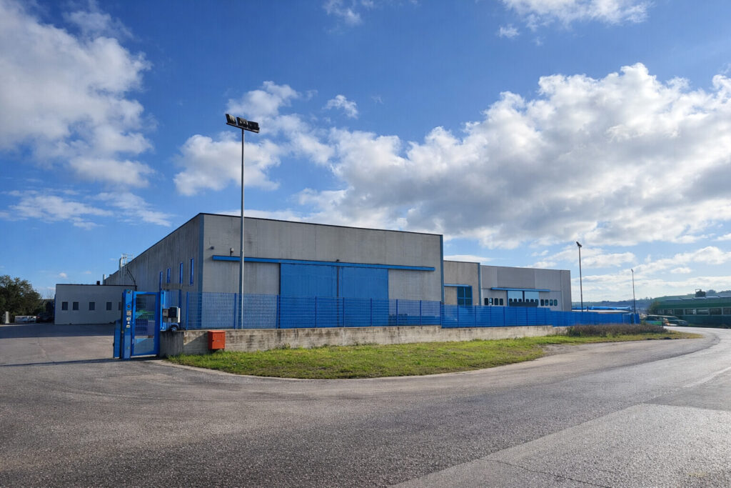 Capannone Produttivo in Vendita a Fano di 6.340 mq mq