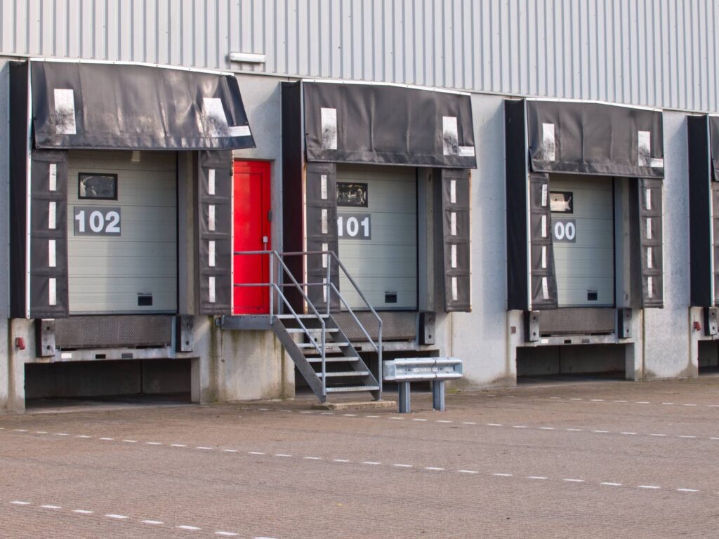 Capannone Logistico in locazione a Nola di 8.600 mq mq