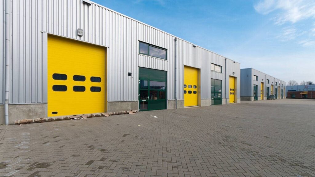 Capannone Logistico in locazione a Prato di 5.100 mq mq