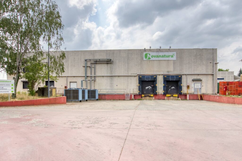 Capannone Produttivo in Vendita a Casaleggio Novara di 3.300 mq mq