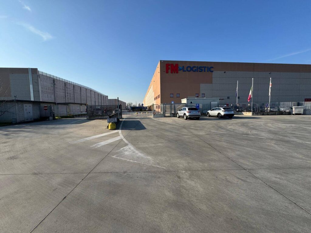 Capannone Logistico in locazione a Corteolona e Genzone di 8.775 mq mq